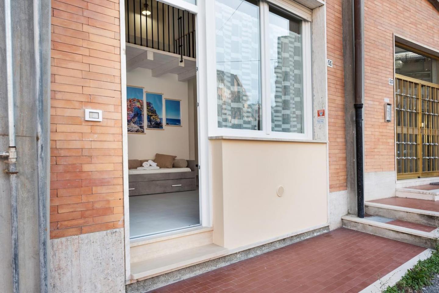 8 Lofts - - 1 Appartamento
