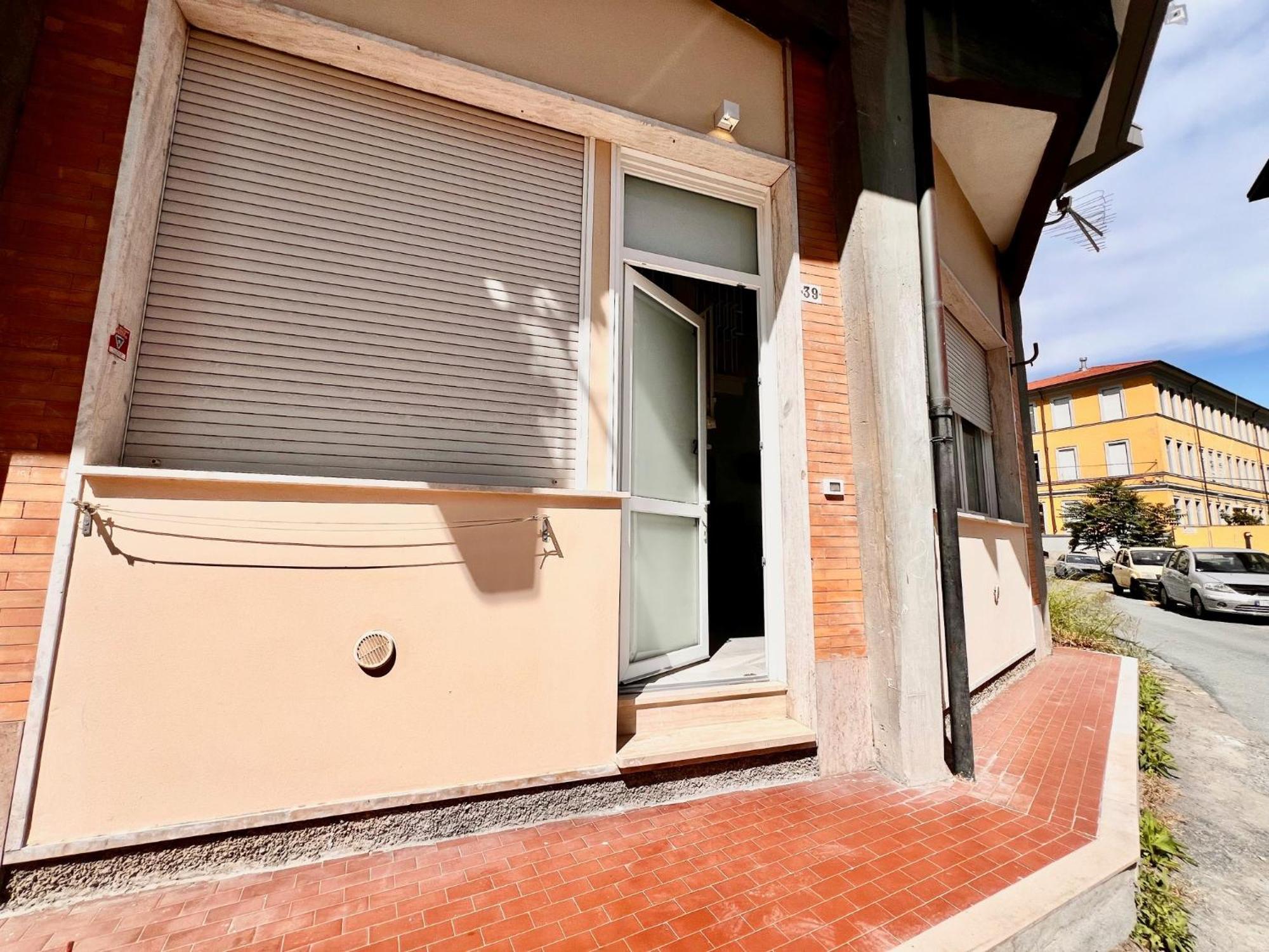 8 Lofts - - 1 Appartamento *