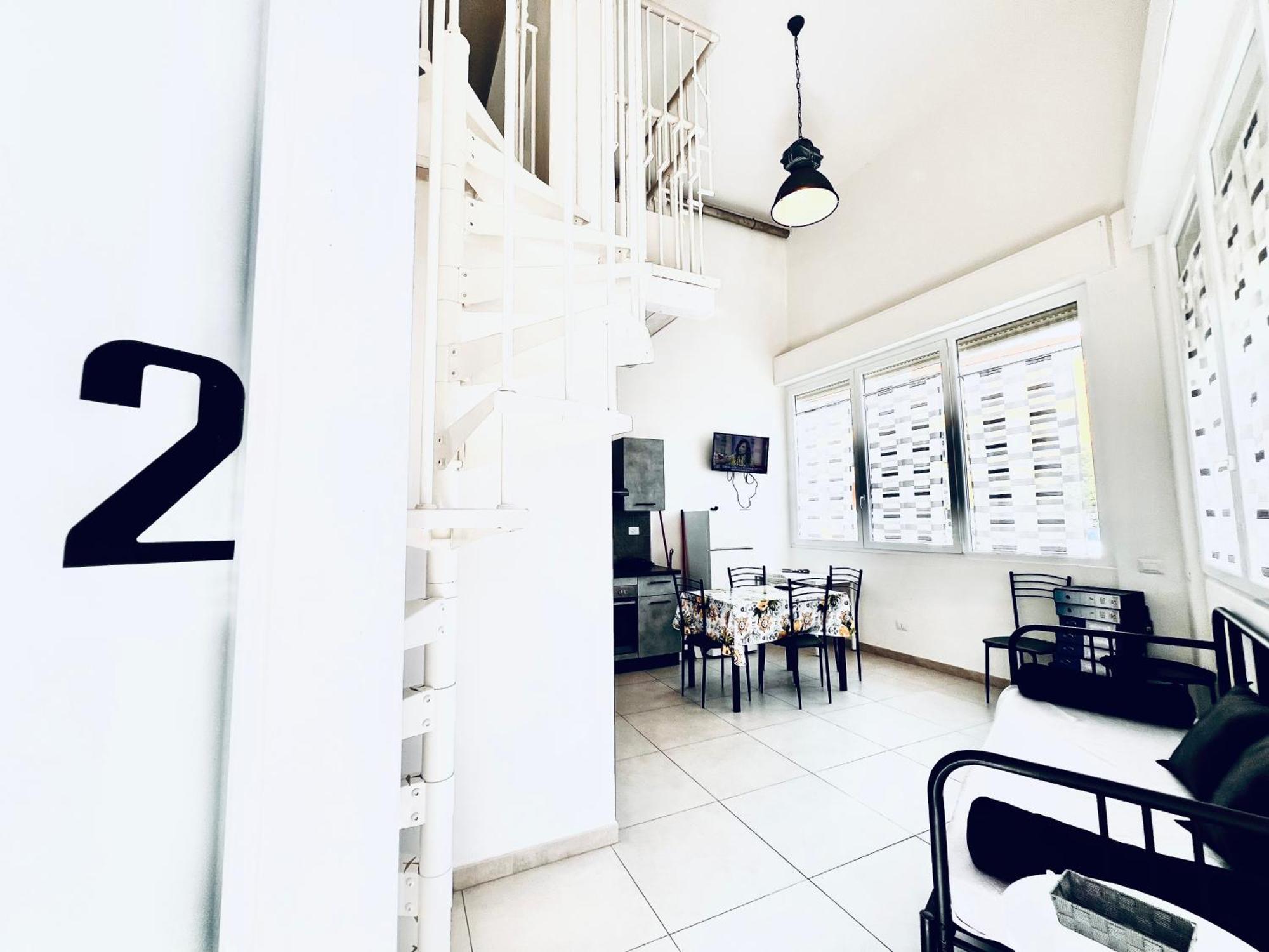 8 Lofts - - 1 Appartamento