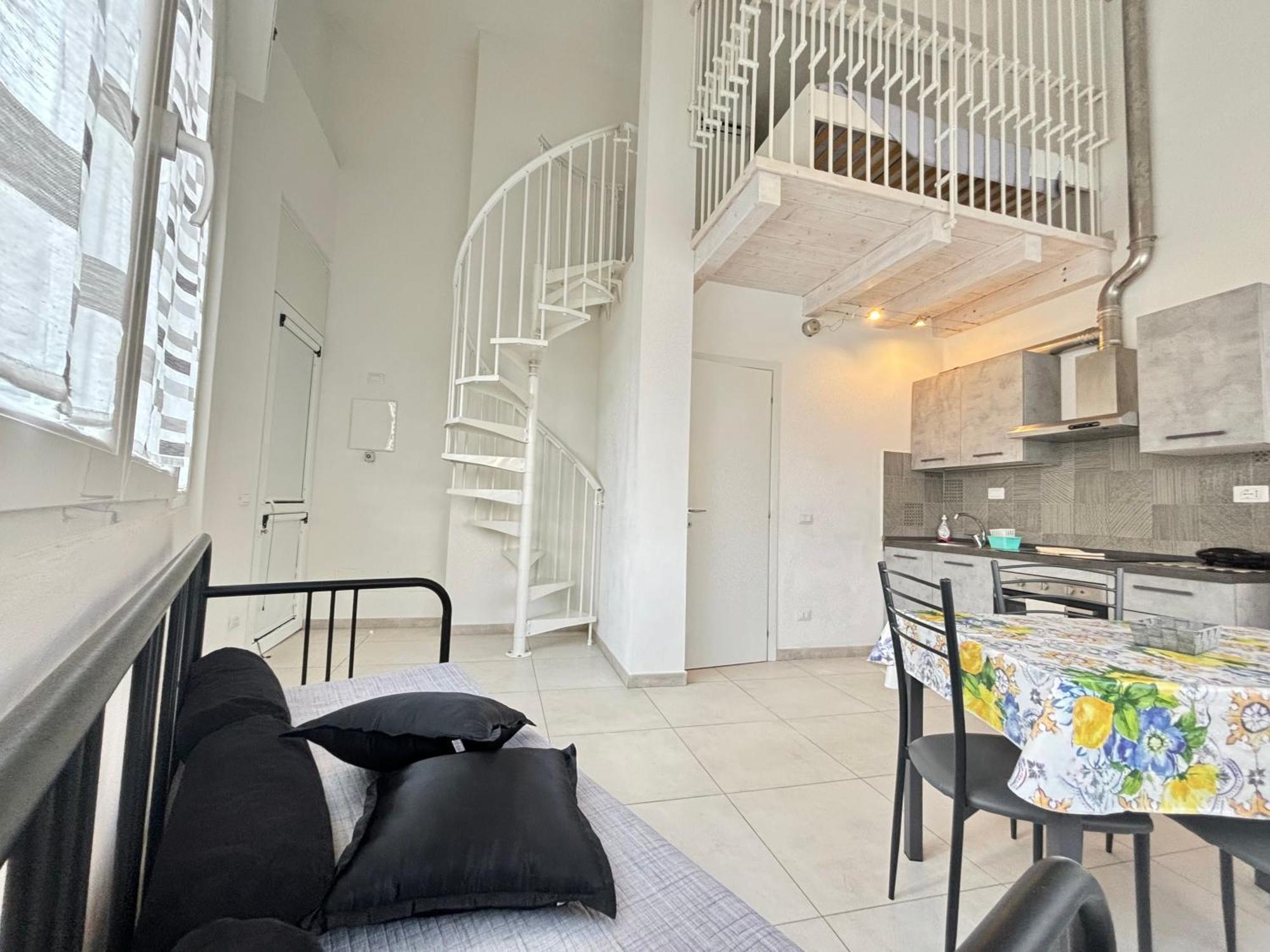8 Lofts - - 1 Appartamento