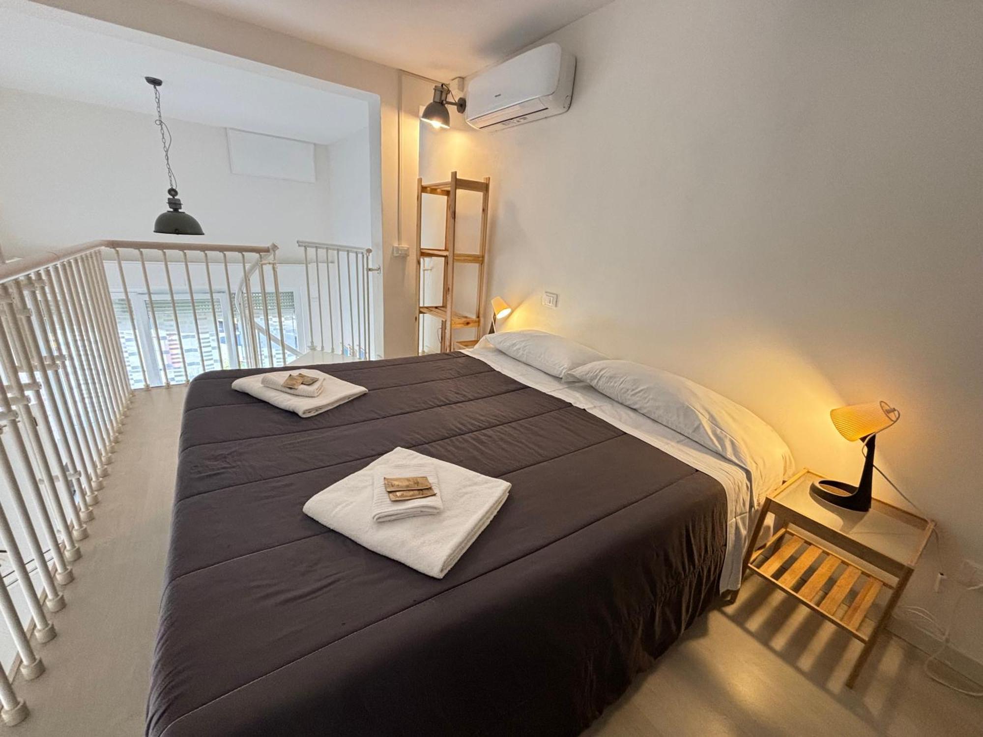 8 Lofts - - 1 Appartamento *