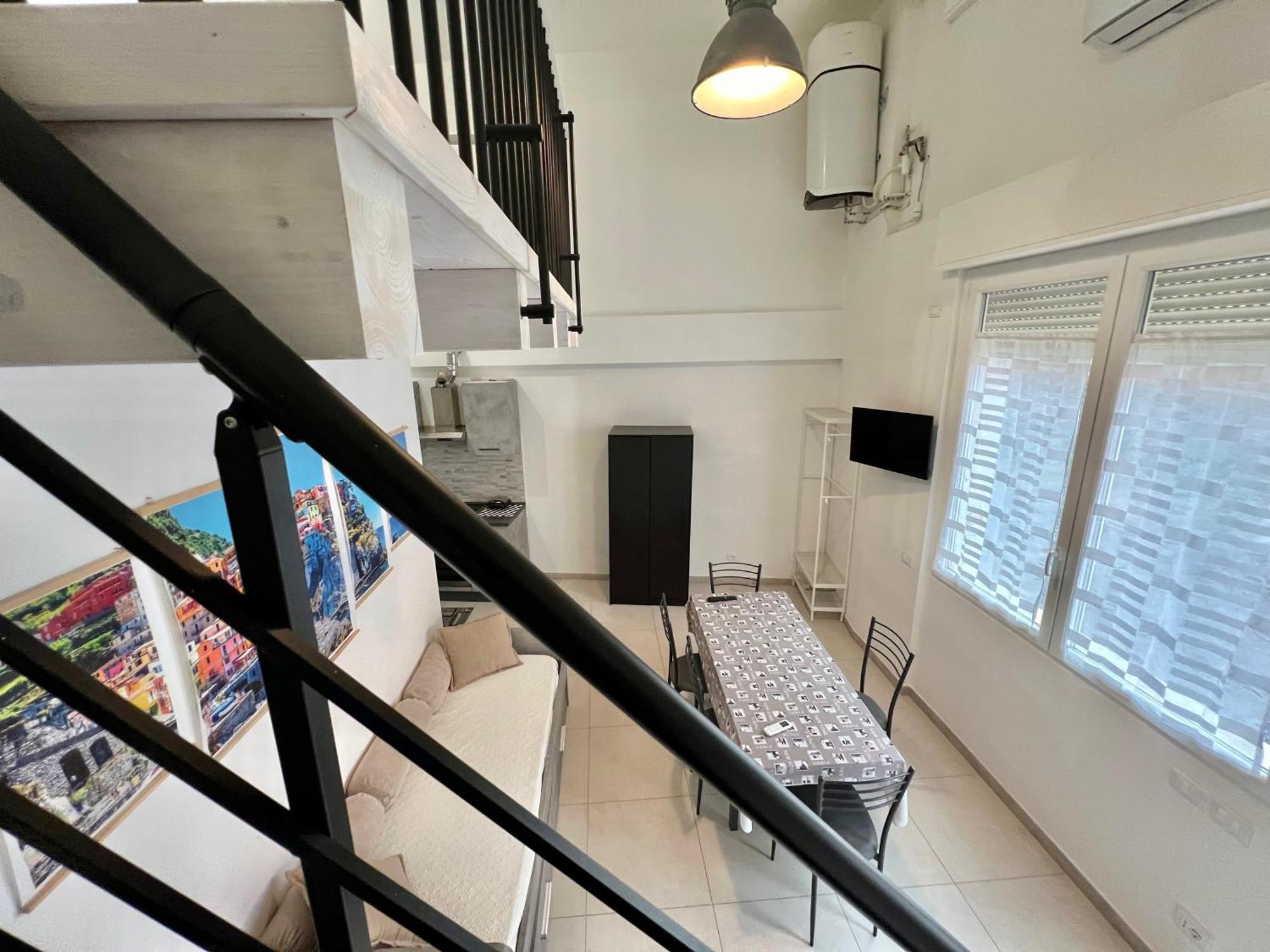 8 Lofts - - 1 Appartement *